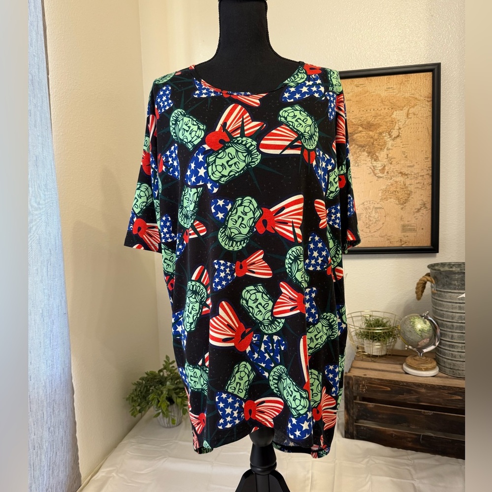 Lularoe Americana Irma tunic tee Size small